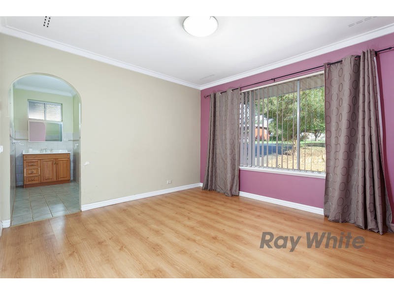 1 Ochiltree Way, Kardinya WA 6163