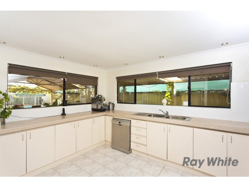 82 Brenchley Dr, Atwell WA 6164
