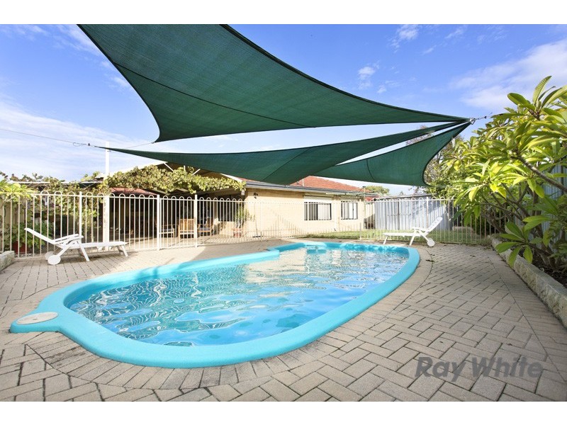 82 Brenchley Dr, Atwell WA 6164