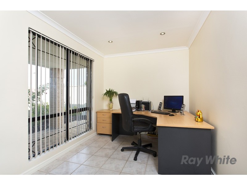 82 Brenchley Dr, Atwell WA 6164