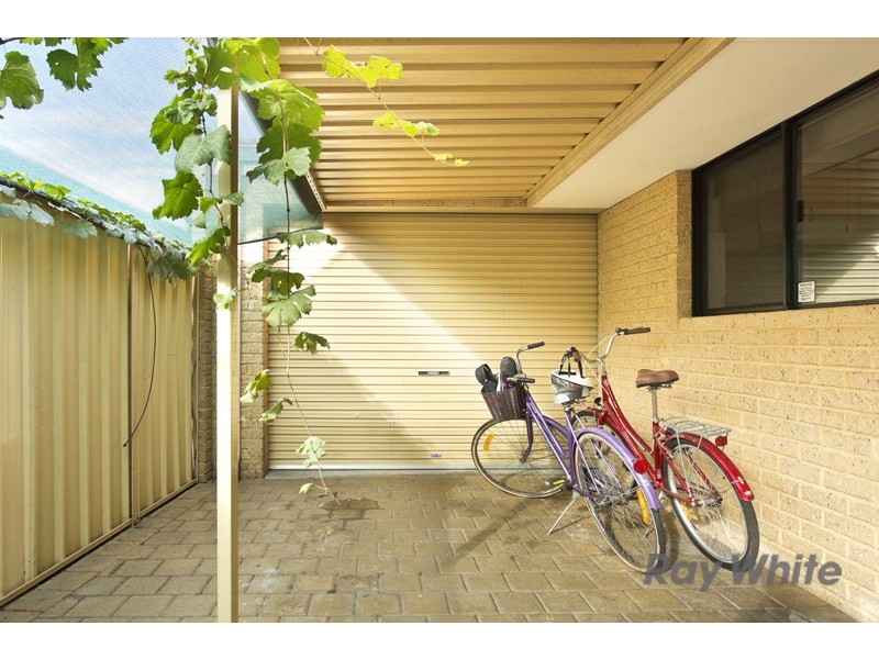 82 Brenchley Dr, Atwell WA 6164