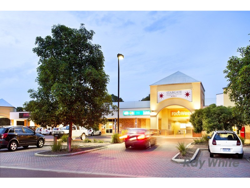 82 Brenchley Dr, Atwell WA 6164