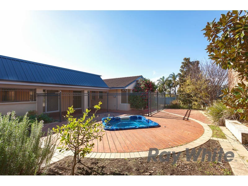 10 Riley Road, Kardinya WA 6163