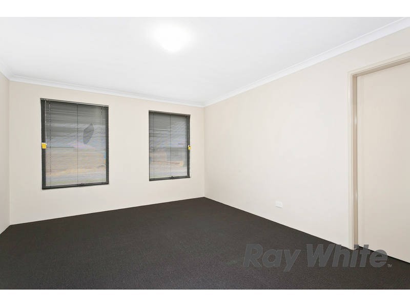 15 Neilson Street, Hammond Park WA 6164