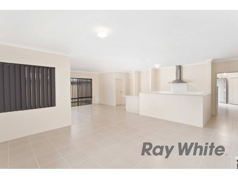 15 Neilson Street, Hammond Park WA 6164