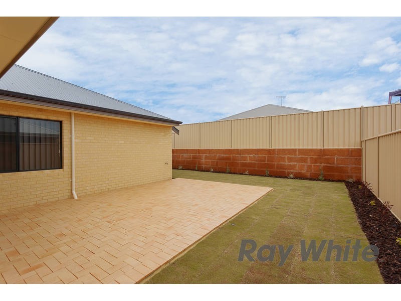 15 Neilson Street, Hammond Park WA 6164