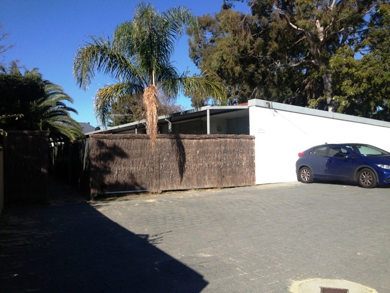 2/102 North Lake Road, Myaree WA 6154