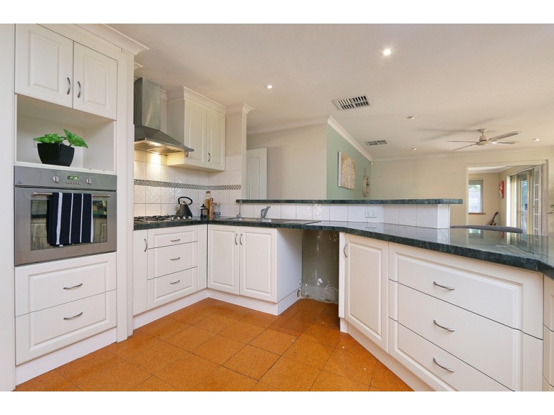 23 McGillivray Gardens, Winthrop WA 6150