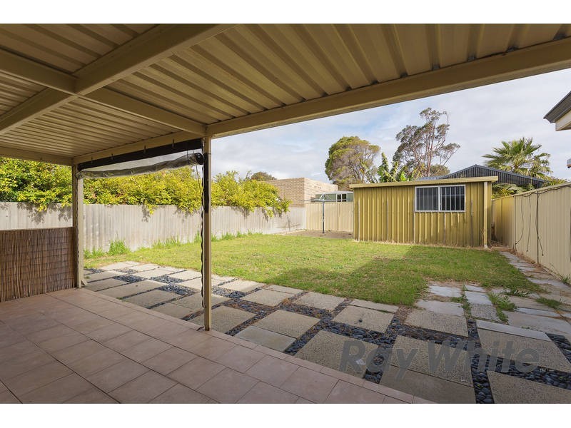 4b Ochiltree Way, Kardinya WA 6163