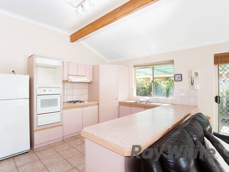 10 Harvey Crescent, Kardinya WA 6163