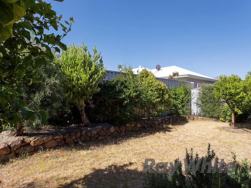 10 Harvey Crescent, Kardinya WA 6163