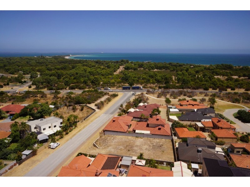 5 Fairbairn Road, Coogee WA 6166