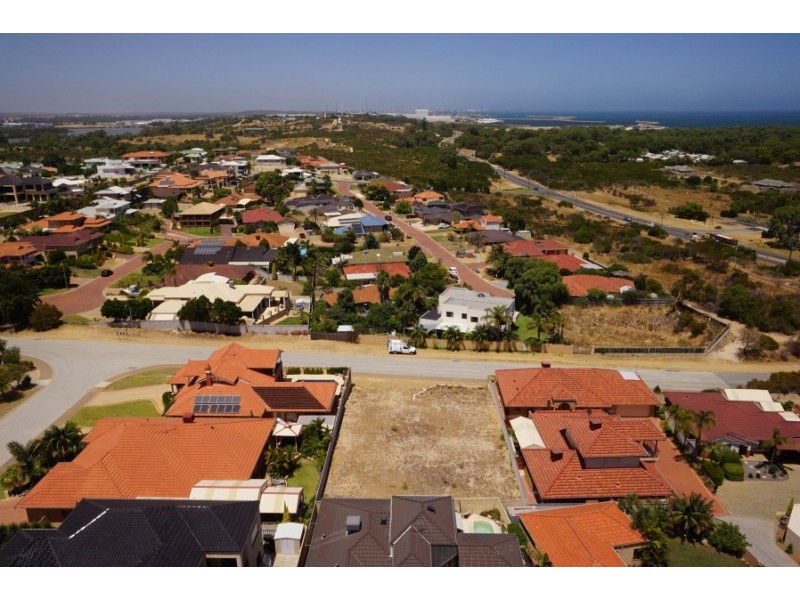 5 Fairbairn Road, Coogee WA 6166