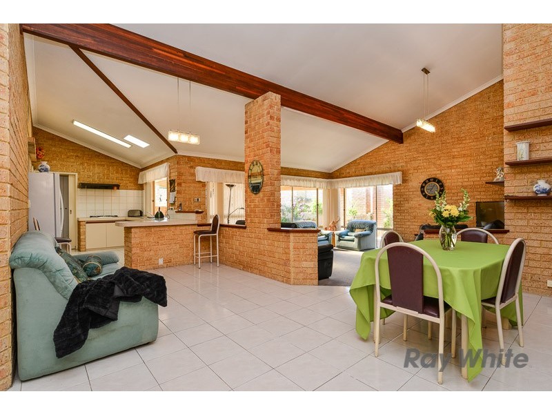 7 Gairdner Dr, Kardinya WA 6163