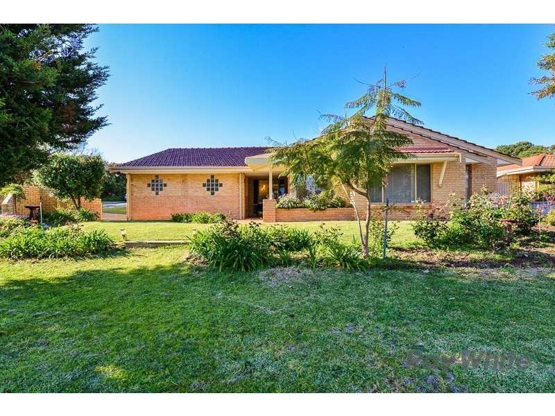 7 Gairdner Dr, Kardinya WA 6163