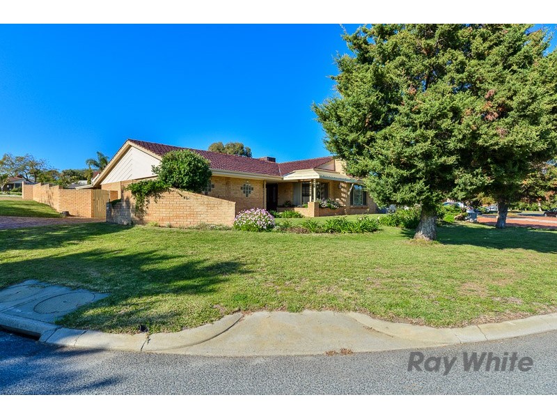 7 Gairdner Dr, Kardinya WA 6163