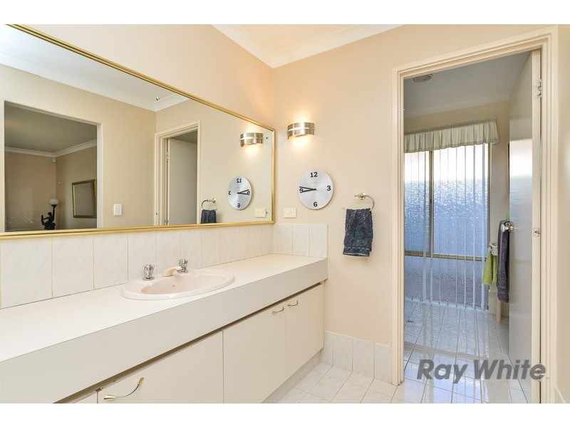 7 Gairdner Dr, Kardinya WA 6163