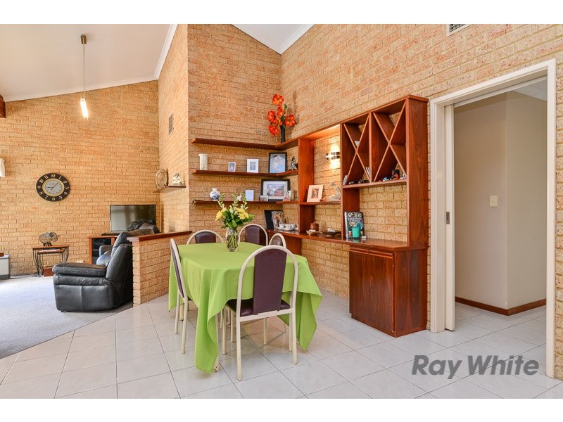 7 Gairdner Dr, Kardinya WA 6163