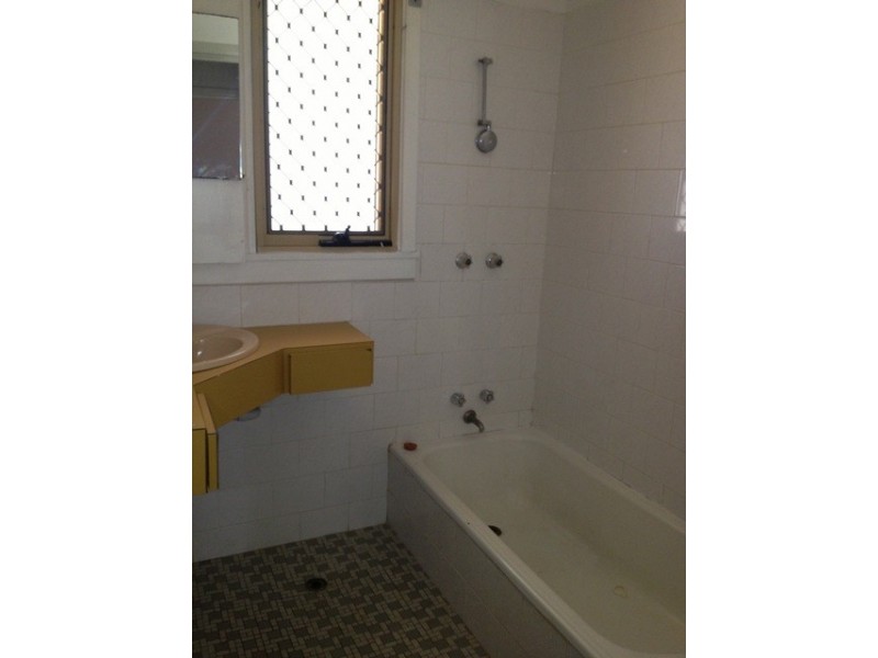 28 Camillo Street, Coolbellup WA 6163