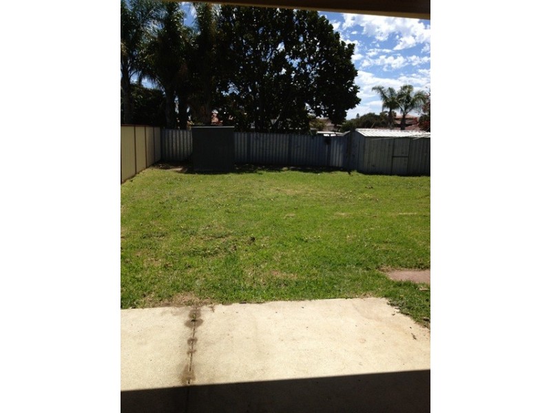 28 Camillo Street, Coolbellup WA 6163