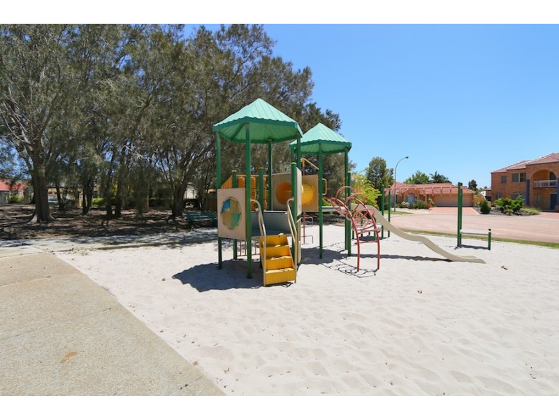7B Atkinson Gardens, Leeming WA 6149