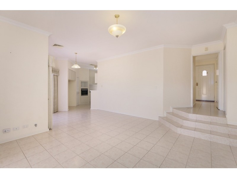 7B Atkinson Gardens, Leeming WA 6149