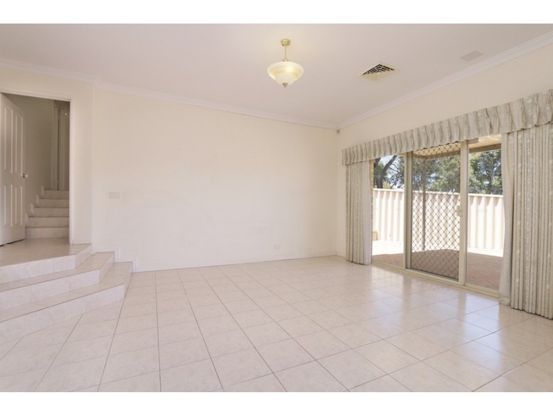 7B Atkinson Gardens, Leeming WA 6149