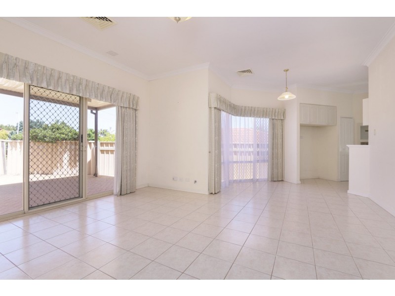 7B Atkinson Gardens, Leeming WA 6149