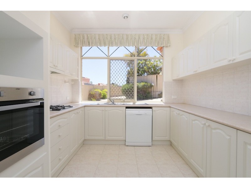 7B Atkinson Gardens, Leeming WA 6149
