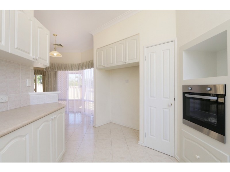 7B Atkinson Gardens, Leeming WA 6149