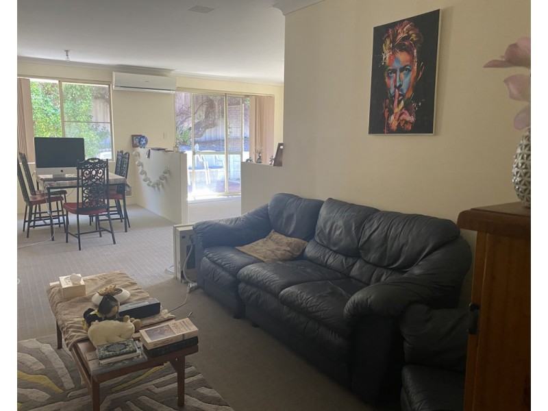 1/19 Catalpa Crescent, South Lake WA 6164