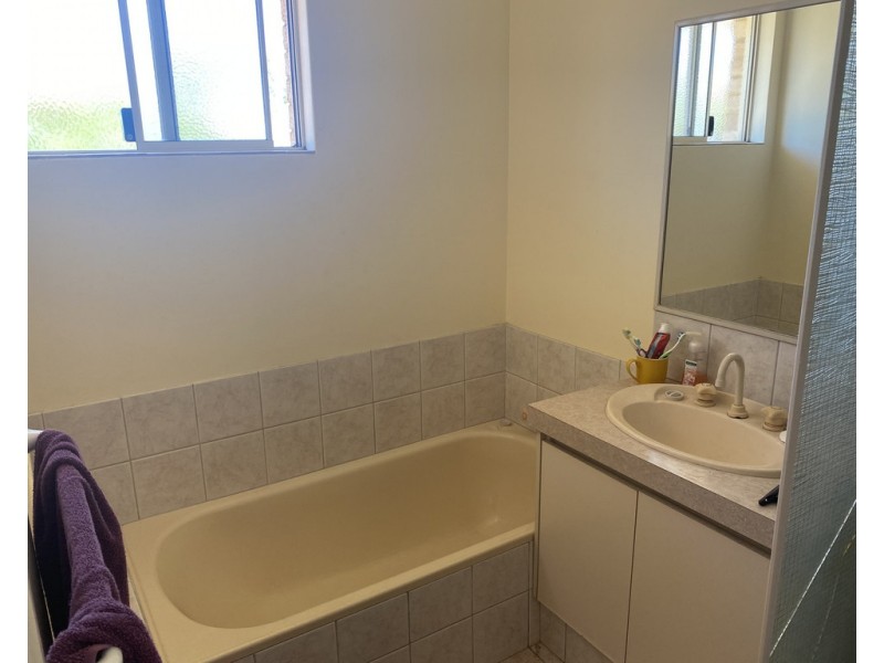 1/19 Catalpa Crescent, South Lake WA 6164