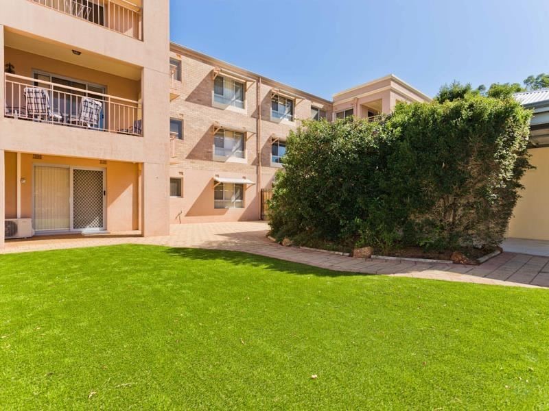 10/15 Friar John Way, Coolbellup WA 6163