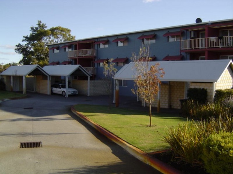 16/21 Disney Road, Parmelia WA 6167