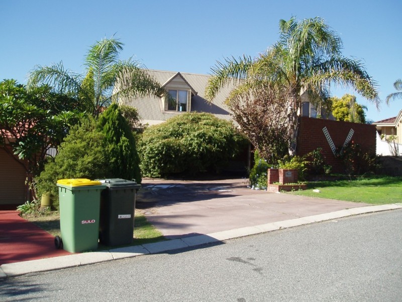 17 Meadow Close, Kardinya WA 6163