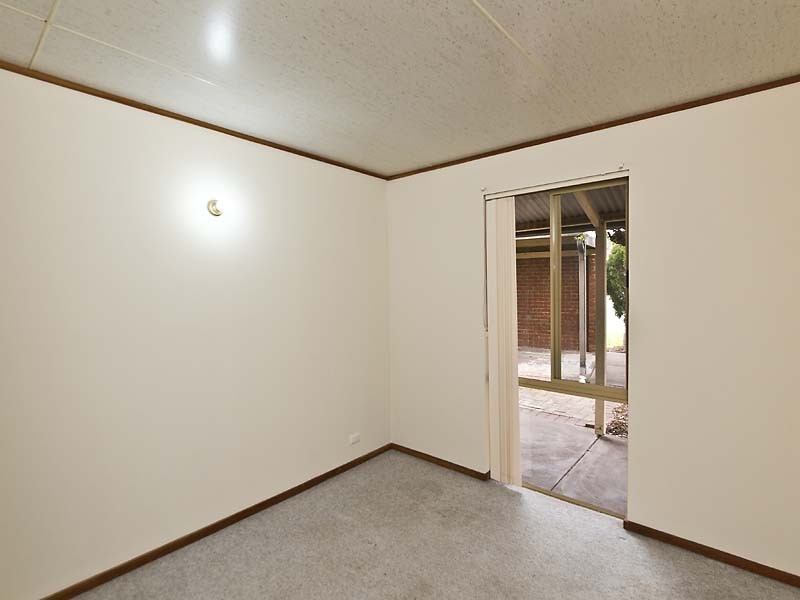17 Meadow Close, Kardinya WA 6163