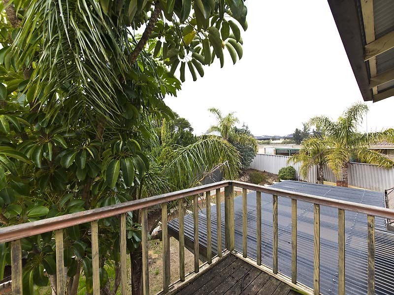 17 Meadow Close, Kardinya WA 6163