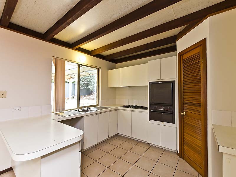 17 Meadow Close, Kardinya WA 6163