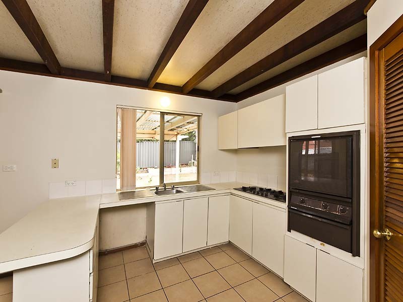 17 Meadow Close, Kardinya WA 6163