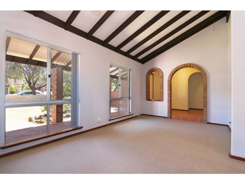 24 Maritime Avenue, Kardinya WA 6163