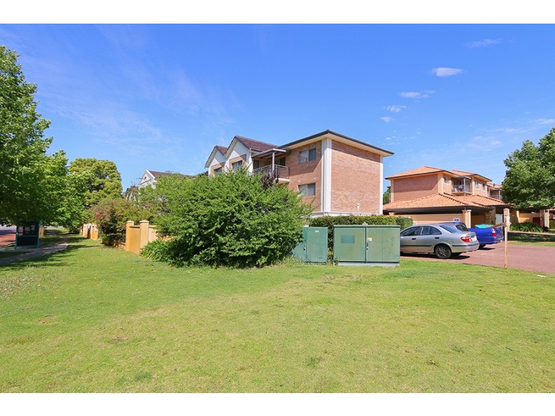 9/79 Waverley Road, Coolbellup WA 6163