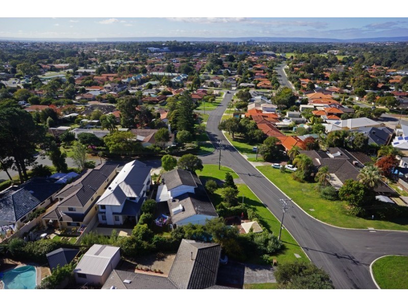 14A Bellairs Road, Kardinya WA 6163