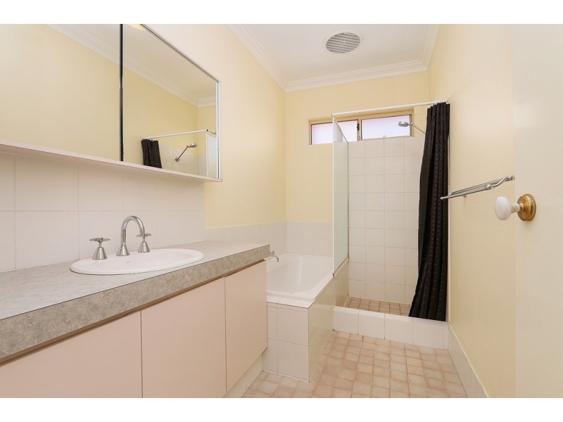 3/8 Fallow Crescent, Spearwood WA 6163