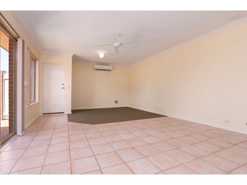 3/8 Fallow Crescent, Spearwood WA 6163