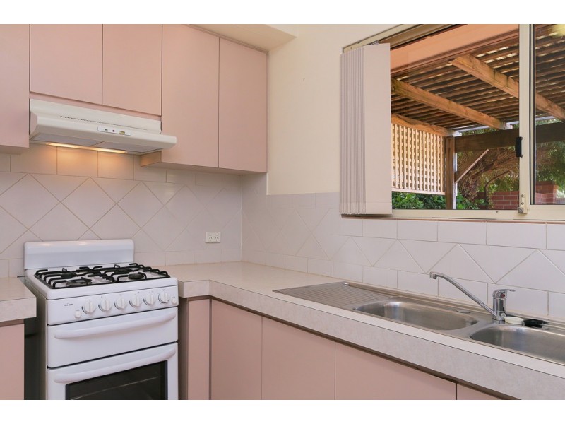 3/8 Fallow Crescent, Spearwood WA 6163