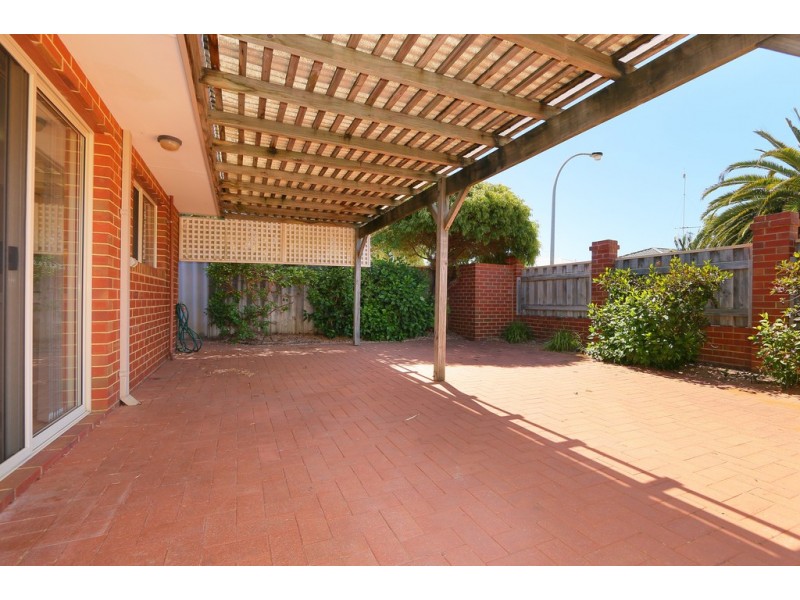 3/8 Fallow Crescent, Spearwood WA 6163