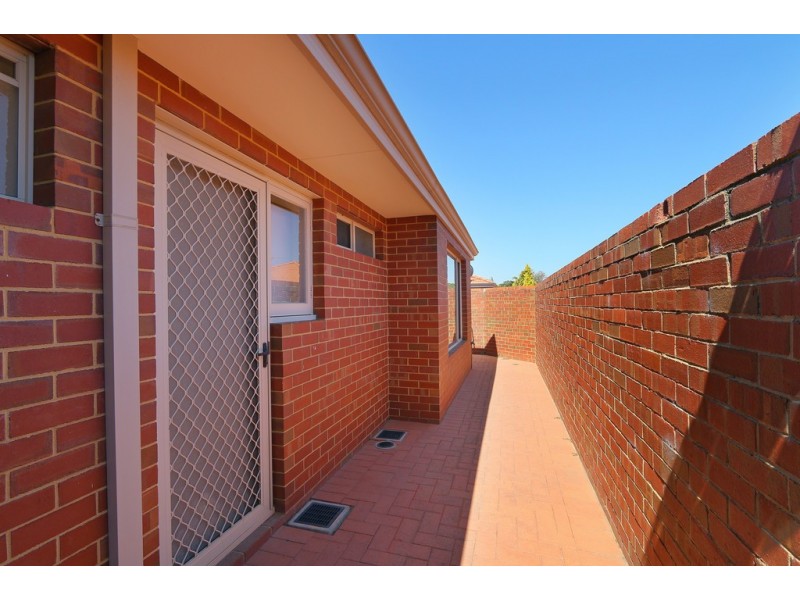 3/8 Fallow Crescent, Spearwood WA 6163