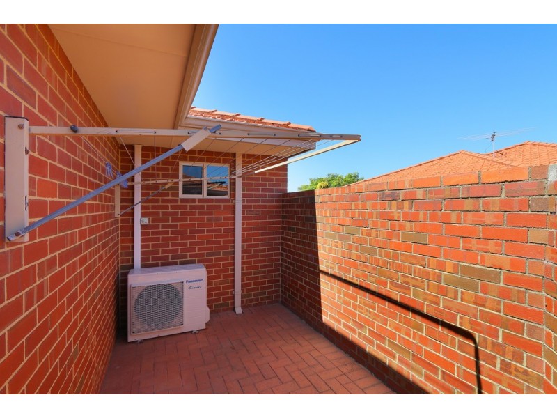 3/8 Fallow Crescent, Spearwood WA 6163