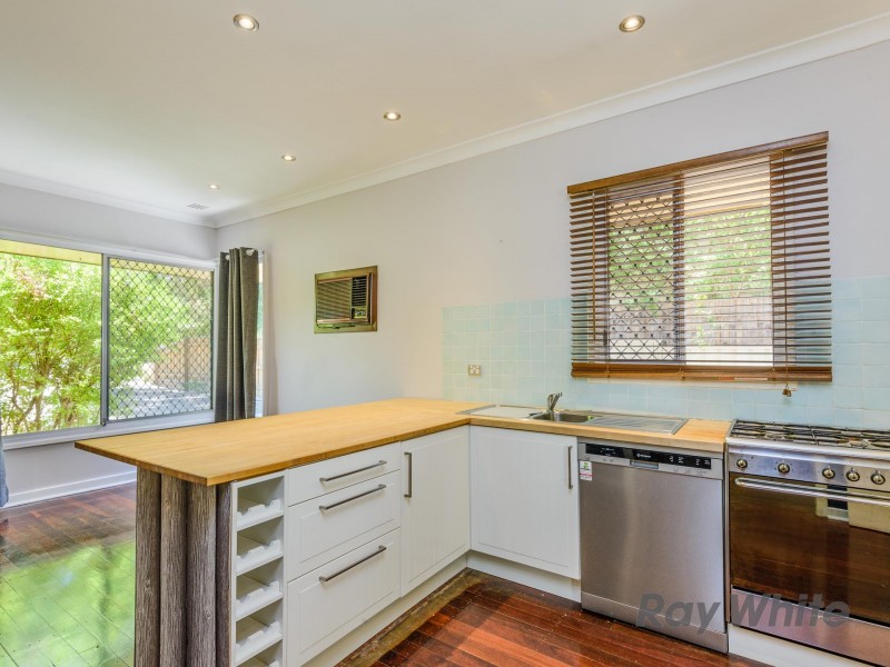 36 Bromley Road, Hilton WA 6163