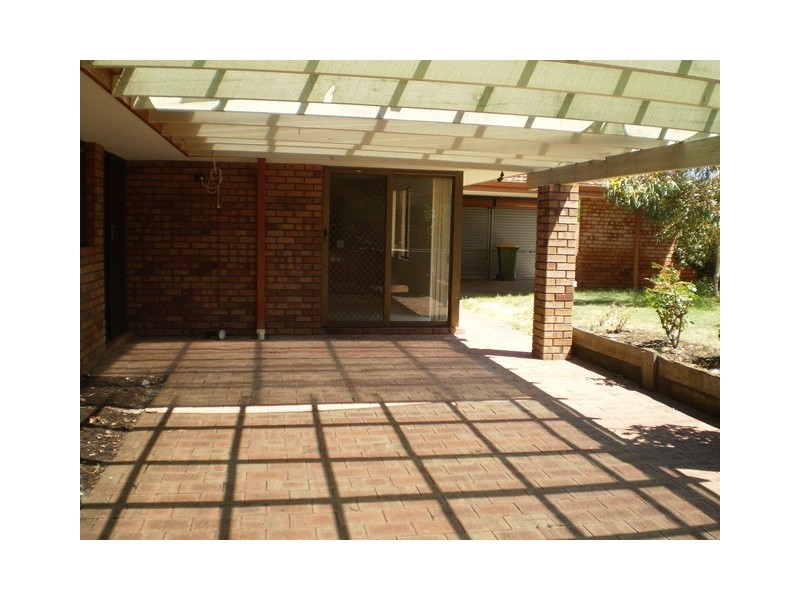 12 Mallard Avenue, Bibra Lake WA 6163